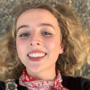 Meet your Posher, Ellia